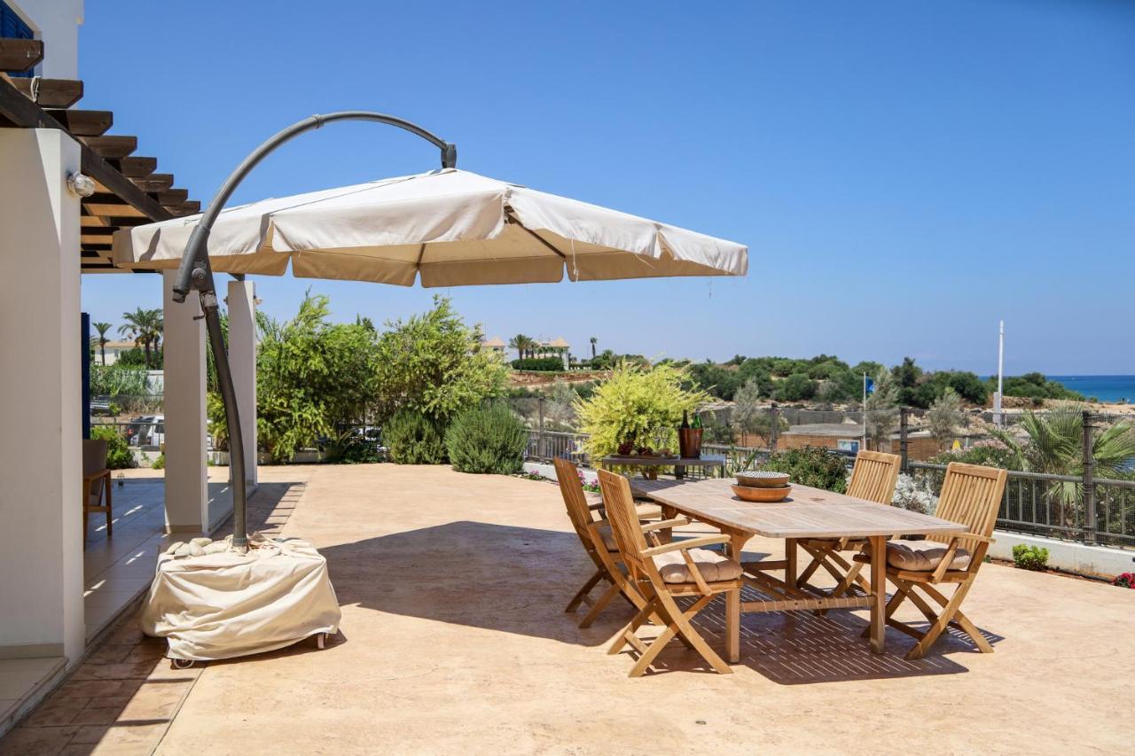 Phaedrus Living: Seaside Luxury Villa Anafi Paralímni Eksteriør bilde