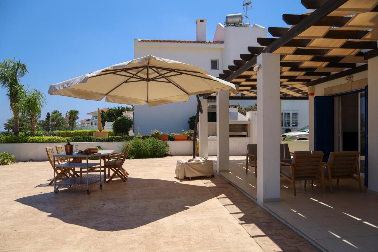 Phaedrus Living: Seaside Luxury Villa Anafi Paralímni Eksteriør bilde